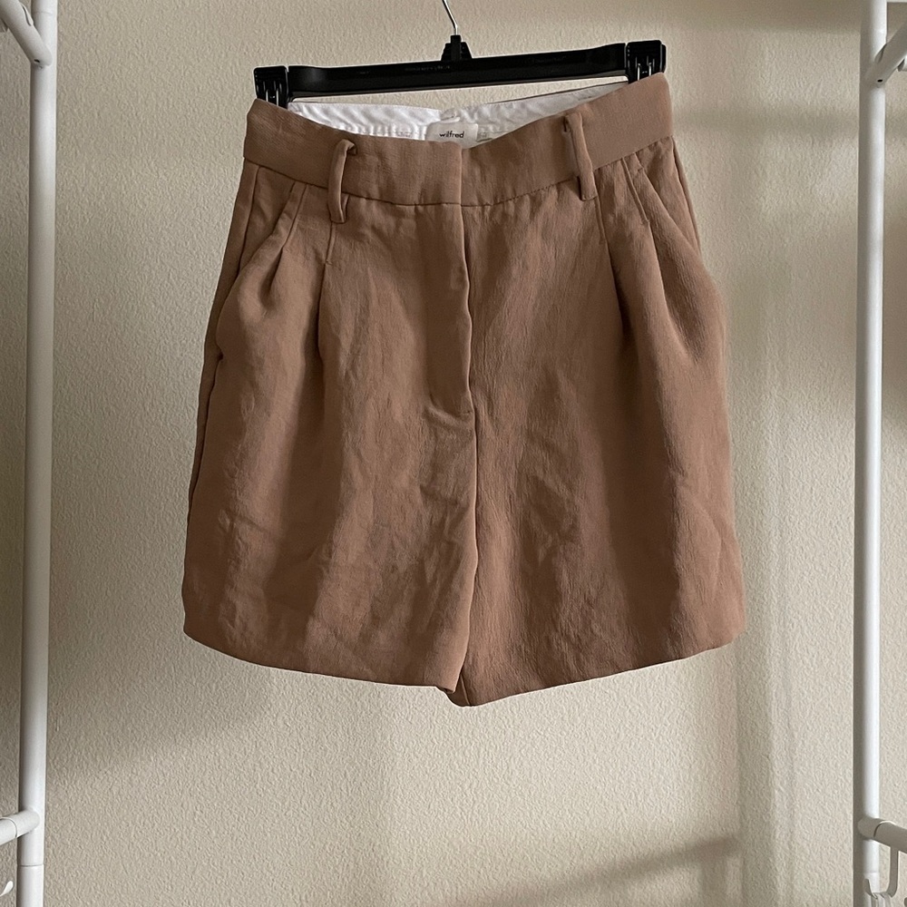 Aritzia Wilfred effortless shorts tan khaki size 0 - Picture 2 of 4